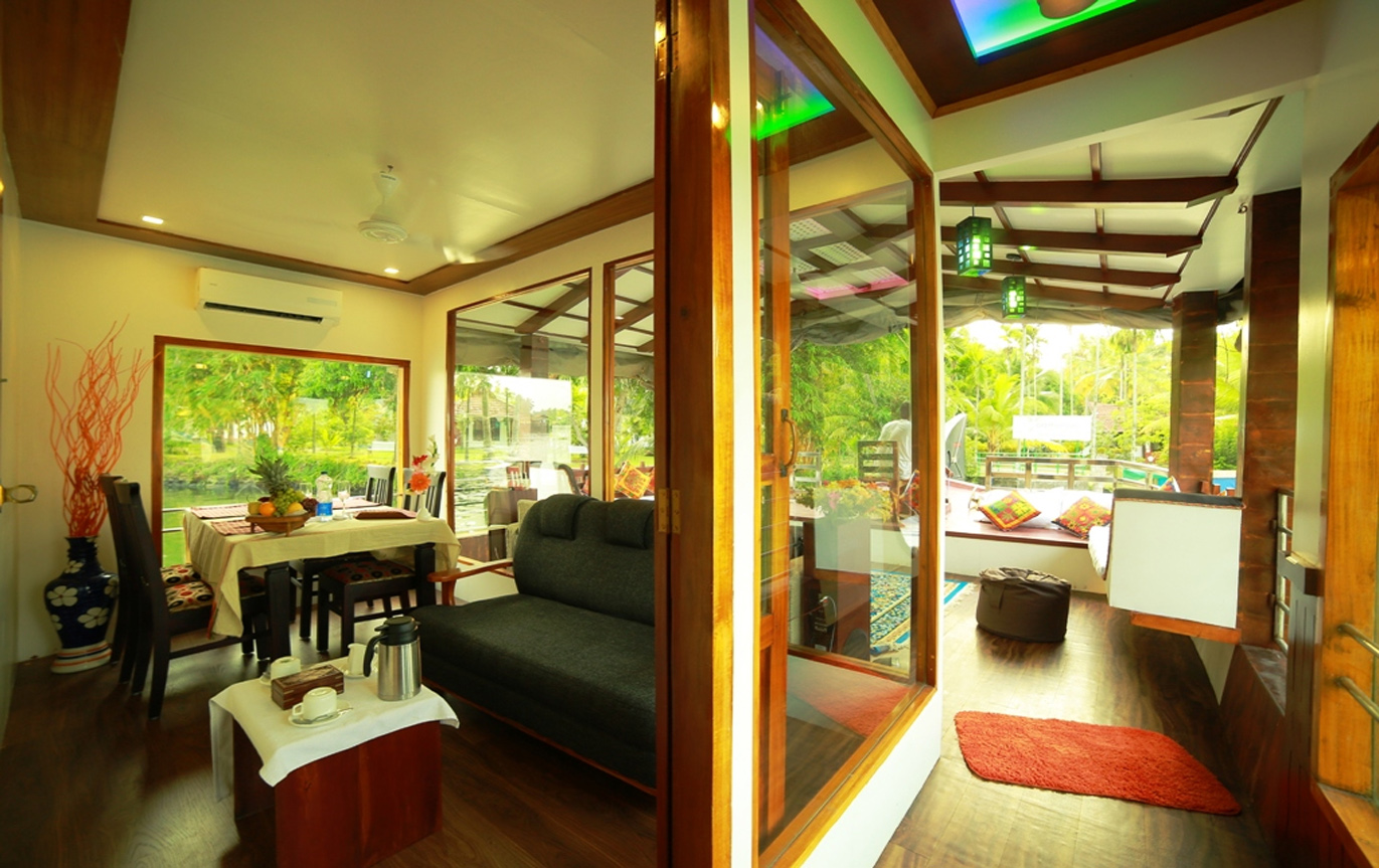 Special Houseboat Cruises