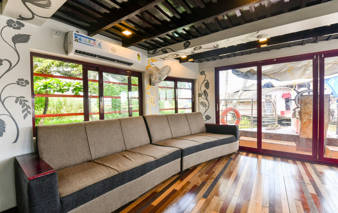Kerala Houseboat